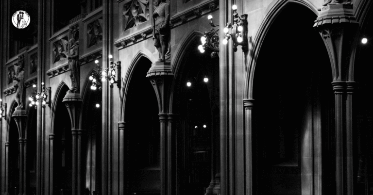 Gothic Wedding Ideas: An Elegant Guide to Dark Romance and Timeless Style